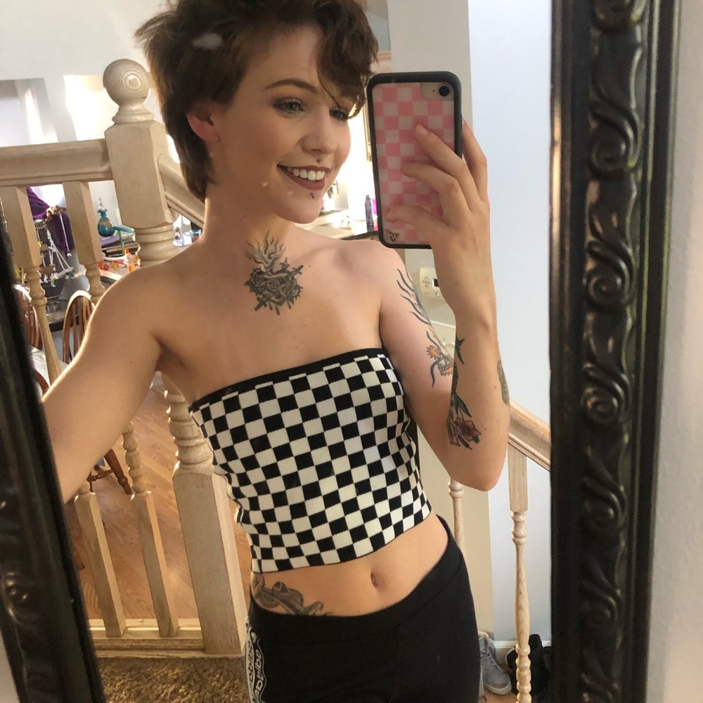 Meet your Posher, Railee